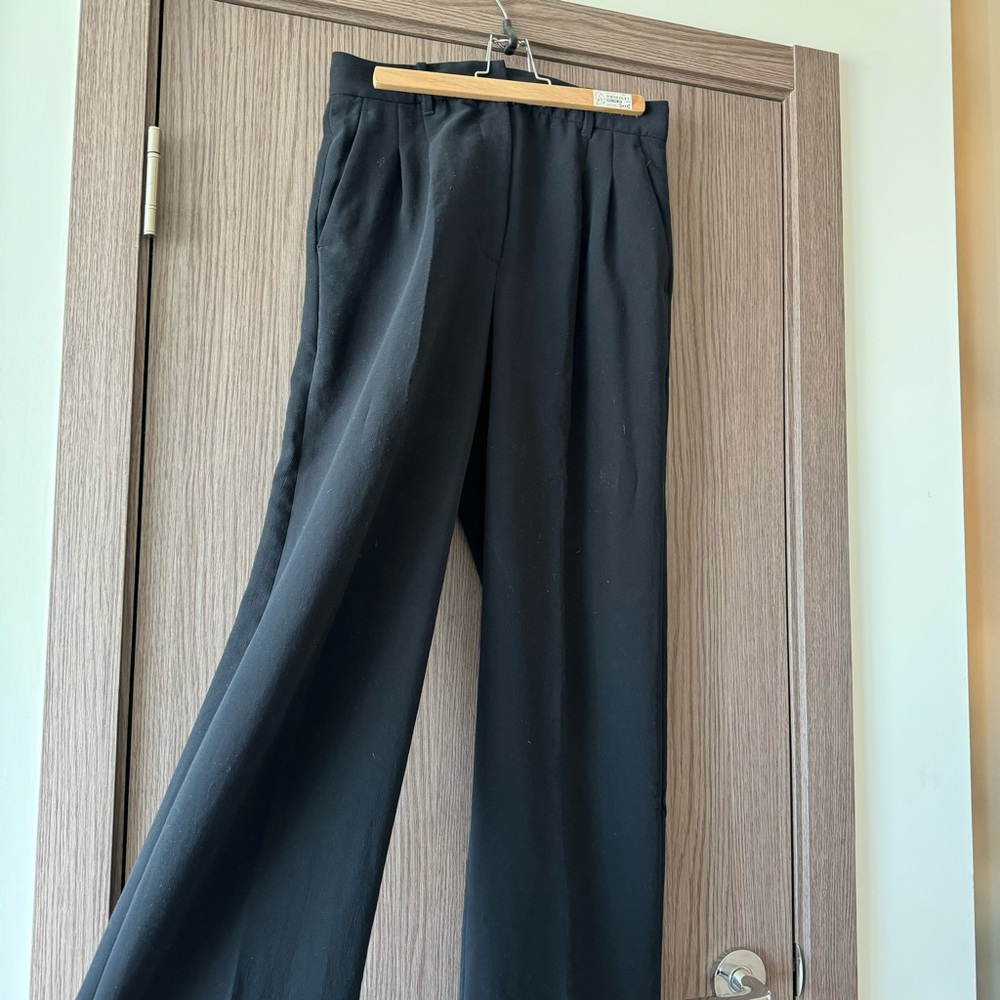 Aritzia Effortless Pants